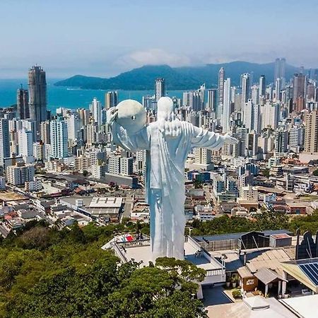 Apto A 100M Da Praia Central Balneário Camboriú Extérieur photo
