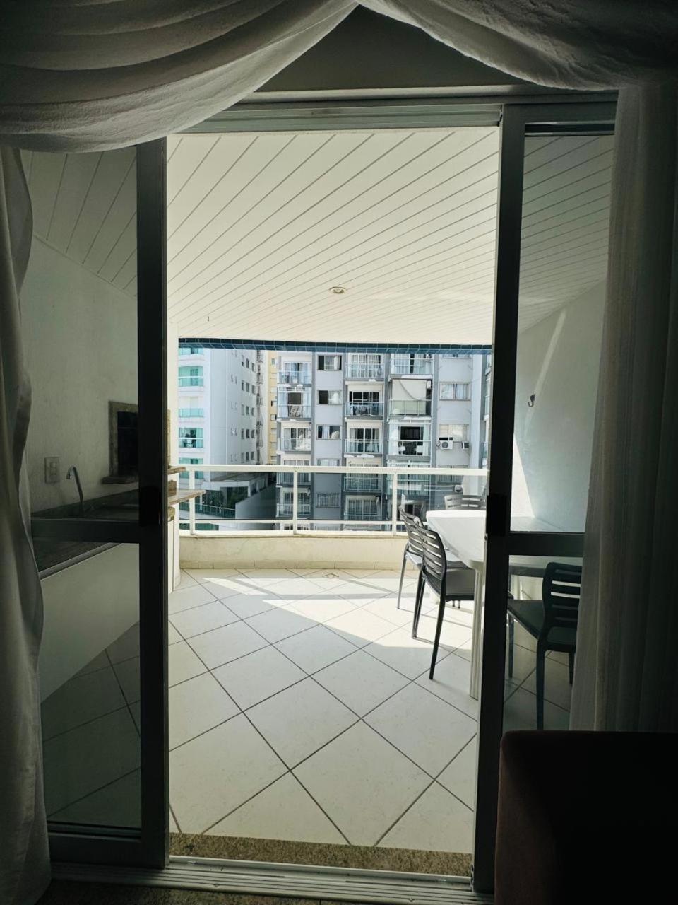Apto A 100M Da Praia Central Balneário Camboriú Extérieur photo