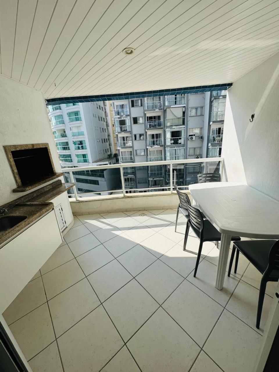 Apto A 100M Da Praia Central Balneário Camboriú Extérieur photo